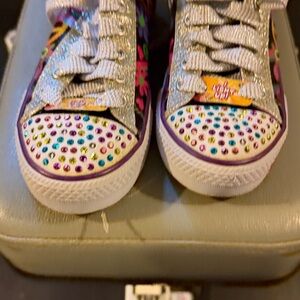 New Y2K Skechers Twinkle Toes Light Up Shoes
New without box